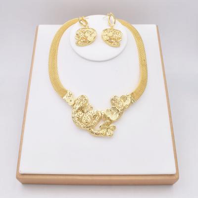 China Beautiful FASHIONABLE High Quality Dubai 24K Gold Jewelry Set Flower Necklace Earring Set For Girls NT0167 for sale