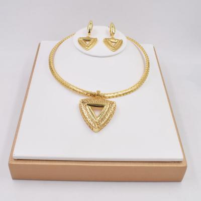 China TRENDY high quality dubai gold triangle jewelry set fashion dubai necklace earrings set for wedding NT0095 for sale