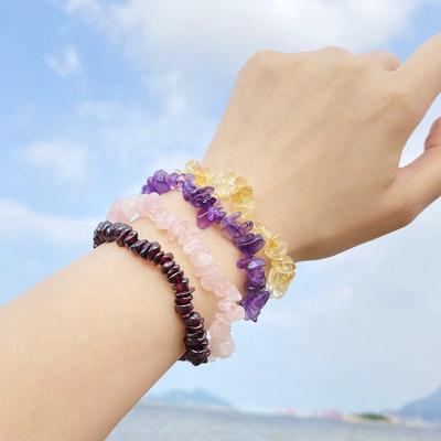 China China Newcomer Women Charm Natural Chips Stone Bracelets Quartz Bracelets Spiritual Crystals Healing Bracelet for sale