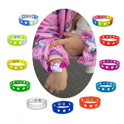 China 18cm Custom Cute Multicolor Soft Silicone Rubber Wristband Colorful Silicone Wristband With Holes For Wholesale Via DHL/Fedex for sale