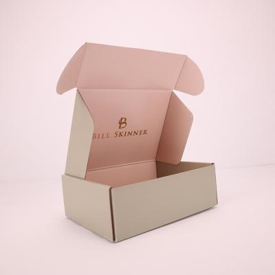 China Custom Packing Paper Box Apparel Gift Packaging Box For Clothes Paper boxes Te koop