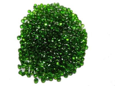 China categoria não tratada lapidada Normal do AAA dos grânulos Diopside do cromo de 1.5mm à venda