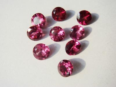 China As pedras preciosas semi preciosas da grandada de Rhodolite cortaram Cabochon para a jóia à venda