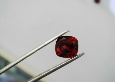 China grandada de Rhodolite da forma do coxim de 5mm x de 5mm para o ajuste da jóia à venda