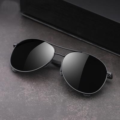 China TAC DOISYER 2022 New High Quality Men Polarized Metal Sunglasses Toad Night Vision Driving Color Changing Sunglasses for sale