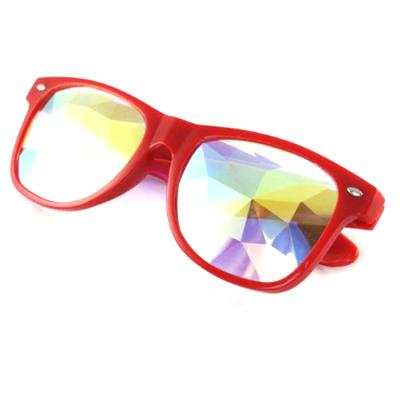 Chine DOISYER Retro UV400 Kaleidoscope Decoration Sunglasses Diamond Mosaic Nightclub Animation Electronic Music Festival Rice Nail Sunglas à vendre