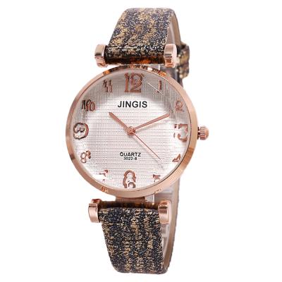 China Automatic Date In The Running Swept Gradient Quartz Grain Leather Strap Women Digital Watch Glass Casual Wrist Watch for sale