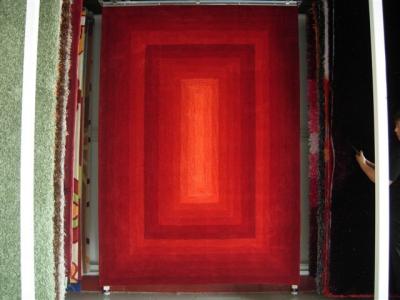 China Red Shade Handtufted Acrylic Carpet from China for sale