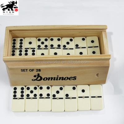 China Optional Wholesale Acrylic Wooden Box Domino Block Domino Games 28 Pcs Dot Dominoes for sale