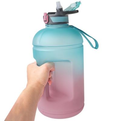 China 1L Large Capacity Sustainable Water Bottle Amazon Cup Spring Cover Portable Frosting Gradual Change Water Bottle for sale