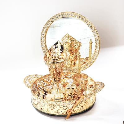 China QIAN HU 2021 CLASSIC new hot sale elegant metal plate gold color incense oil burner holder vintage with mirror for sale