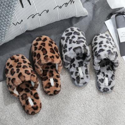 China Fashion Trend Designer Luxury Logo End Toe Slippers Fluffy Furry Slippers Women Faux Fur Bedroom Slippers Plush Home Slippers for sale