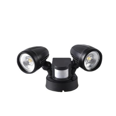 China Residential 18w Modern Smart Led Light Outdoor Garage Security Motion Sensor Light for sale