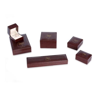 China Customized Packaging PU Leather Jewelry Box PU Leather For Ring Necklace Set Jewelry Box for sale