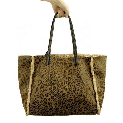 China Fashion 2022 Winter Leopard Print Woolen Women Shoulder Faux Fur Cross - Tote Bag With Fur Women's Vintage Lambskin Body Bag for sale