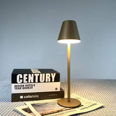 Chine Convenient Led Restaurant Bar Home Decorative Light Dimmable Table Lamp Outdoor Modern Cordless Rechargeable Battery Lamp Tisch Touch Lamp à vendre