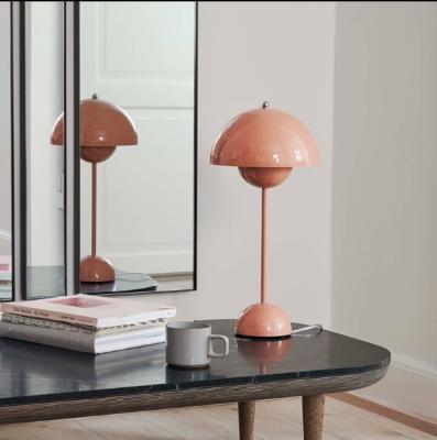 Κίνα Modern simple led dining room table light study bedroom bedside round table lamp living room lamp προς πώληση