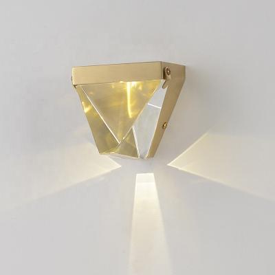 China Small Wall Lamps Fashion Modern Gold Luxury Crystal Brass Simple Sconce Living Room Decorative Art Led Wall Light à venda