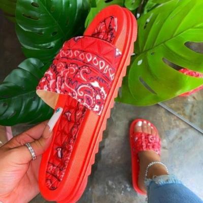 China Fashion trend branded wholesale summer slippers for women lady flat slipper full print slide girl slipper cheap outdoor home beach slipper for sale