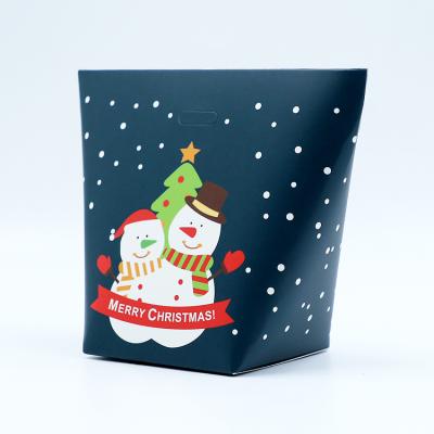 China Recycled Materials Christmas Candy Box Decorative Custom White Snowflake Crunchy Cardboard Cookies Packaging Box Halloween Candy Gift Box Custom for sale