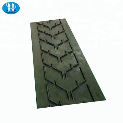 China Fire Resistant Herringbone Patterned Rubber Conveyor Belt Stone For Conveying Coal Mines for sale