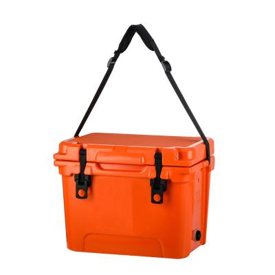 China Waterproof Portable Picnic Cooler 20qt Beer Cooler Box With Shoulder Strap for sale