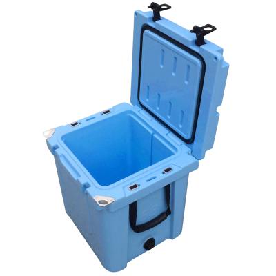 China 33L isothermal box insulated in waterproof plastic for sale