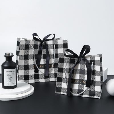 China Recyclable Black and White Grid Jewelry Shopping Wedding Gift Packaging Luxury Gift Bags for Small Business with Rope Ribbon Tie Bow Handle for sale