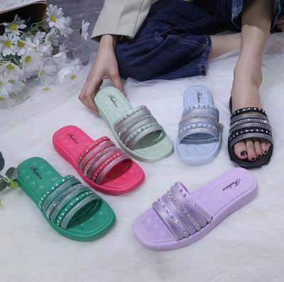 China 2023 New Fashion Trend Servo Drive Slippers Shine Decoration Shoes Ladies Sandals Women's Flat Slippers for sale