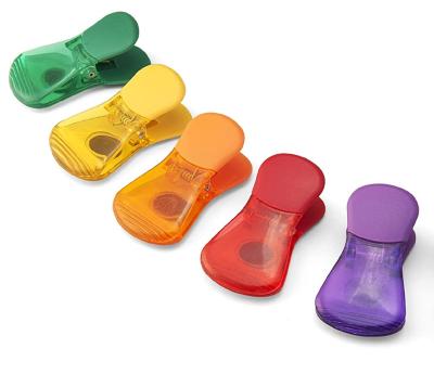 China Viable Color Set of Six Chip Snack Bag Fun Fridge Food Magnetic Plastic Sealing Clips for sale