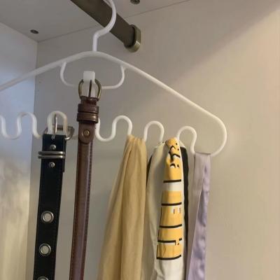 中国 Behind The Doors/On Walls New Product Space Saving Storage Drying Racks Universal Foldable Magic Plastic Hanger 販売のため