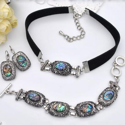 China Wholesale Natural Color Shell Choker Jewelry Set Jewelry Accessories Shell Earrings Necklace Bracelet Set for sale