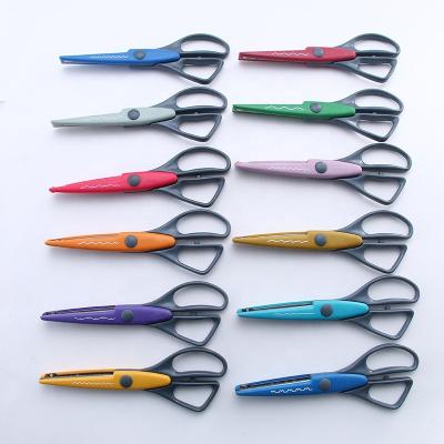 China Student Zigzag Craft Scissors Student Zigzag Craft Kids Shape Cutting Wave Scissors for sale