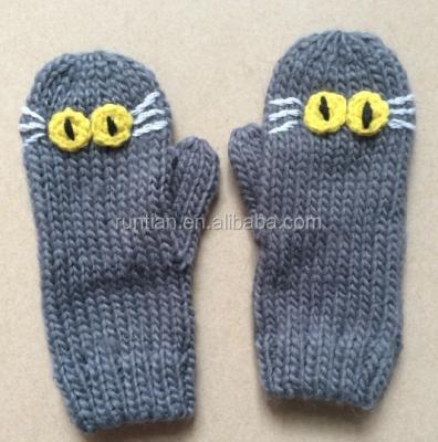 China Knitted Imitate Animal Warm Popular Soft Acrylic Knitting Children Imitate Cartoon Animal Mitten for sale