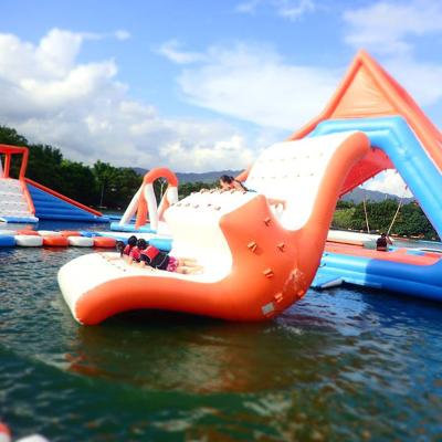 China deporte acuático inflable de la tela de la lona del PVC de 0.9m m, diapositiva inflable del Totter del agua en venta