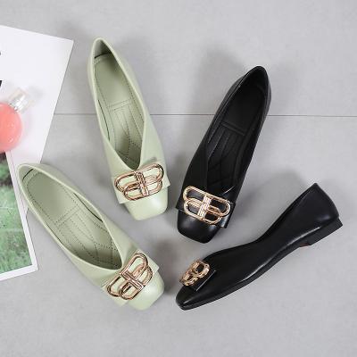 China Hot Selling Usb Size 41-44 Large Size 41-44 Narrow Toe Women's Flats High Quality Flats Shoes Ladies for sale