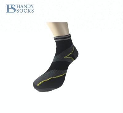 China Breathable Compression Elite Breathable OEM Custom Design Running Basketball Socks for sale