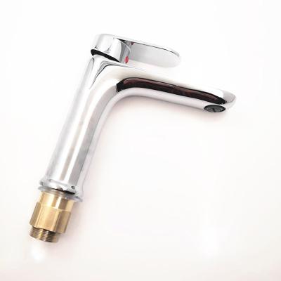 China Metered Faucets Bathroom Accessories Pour Foot Shower Zinc Alloy Universal Curved Widening Corner Common Approach Screw for sale