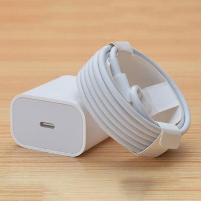 China Convenient Plug PD 20W Charging Power Supplier Wall Charger USB C 20W Quick Power Adapter Plug For Iphone 13 Charger for sale