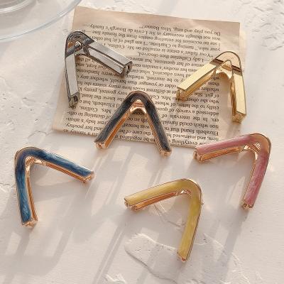 China Girl's retro triangle clip hairpin CIA headdress women hair accessories hair grab claw cut ZMH161 for sale