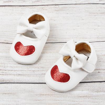 China Wholesale One Heart Four-color Baby Breathable Bottom Princess Shoes Baby Soft Non-slip Shoes Spring And Autumn Models for sale