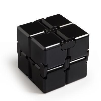 China Metal Infinity Cube Sensorial Fidget juguete para el estrés y el alivio de la ansiedad Libertar la presión en venta