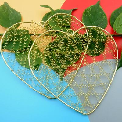 China Wholesale Chirstmas Decor Metal Plated Christmas Decoration Heart Shaped Tree Gold Wire Pendant for sale