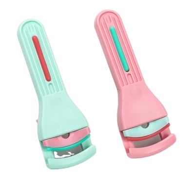 China Mini Portable Plastic Eyelash Comb Eyelash Comb Eyelash Curler Eyelash Brush with Replacement Rubber Pad for sale