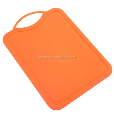 China Viable Factory Wholesale Food Grade PP Cutting Plate Kitchen Cutting Board With Handle for sale