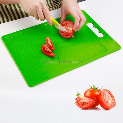 China Viable Factory Plromotional Colorful Cutting Plate Kitchen Plastic Cutting Board for sale