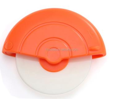 China Viable Factory Wholesale Plastic Food Grade Pizza Cutter Cheesecake Cutter Pizza Slicer for sale