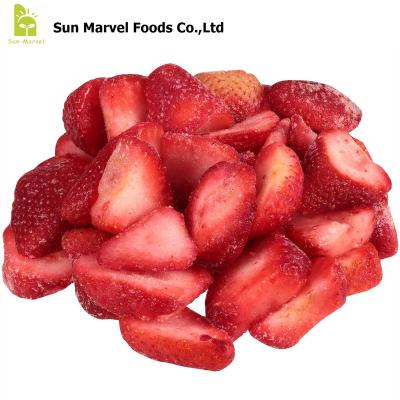 China FROZEN High in Health Benefits Nutritional Organic Fresh Frozen Sliced ​​Strawberries for sale