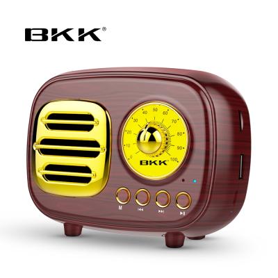 China Retro Digital Display Digital FM Radio Amazon Hot Selling Radio With Mini Portable Speaker TF Card (J35C) for sale