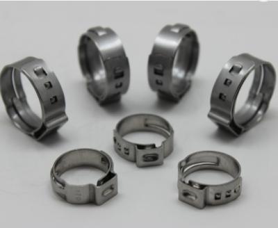 Chine Type colliers d'oreille de bride de botte de joint de cv d'acier inoxydable de la conduite à vendre